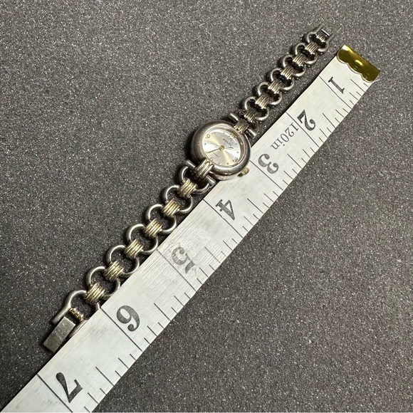 Annex ladies quartz watch silver tone working with new battery - Picture 5 of 6